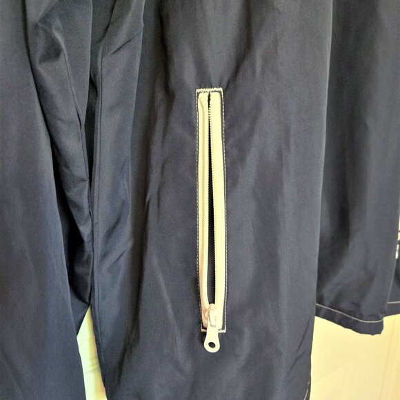 Mens XL Fully mesh lined hooded DISNEY windbreaker - Picture 3 of 10